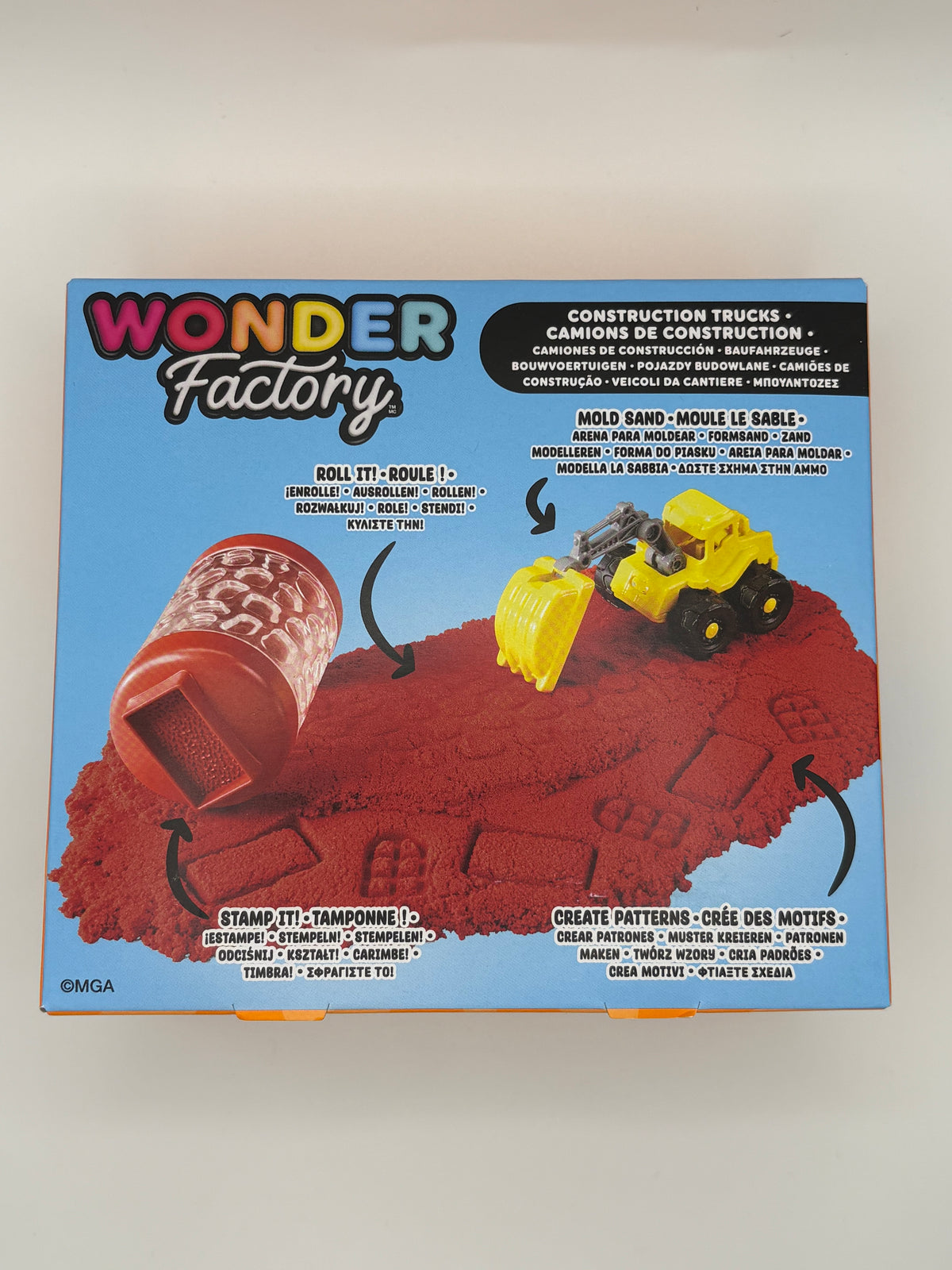 Wonder Factory - Never Dry Sand Construction Truck set PLUS extra Never Dry Sand