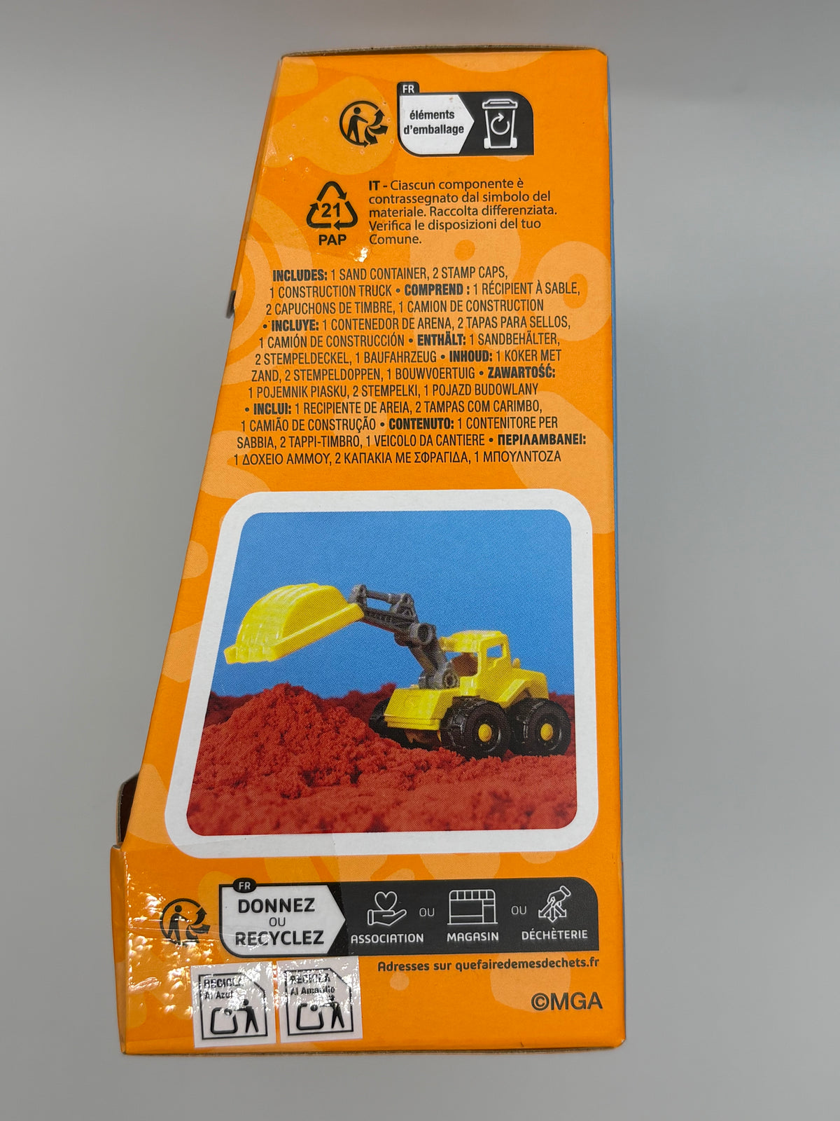 Wonder Factory - Never Dry Sand Construction Truck set PLUS extra Never Dry Sand